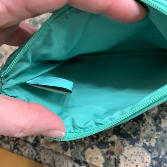 NWOT La Mer zippered cosmetic/skincare pouch - Picture 5 of 5